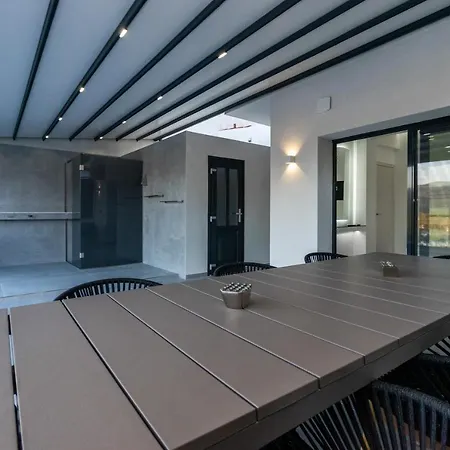 Sithoniars Luxury 2nd Floor Roofgarden With Unique Seaview